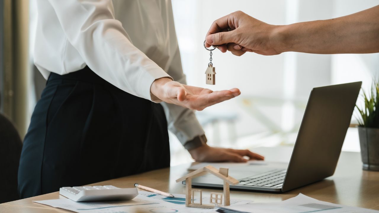 London's Rental Market Heat 38 Tenants Compete for Every Property